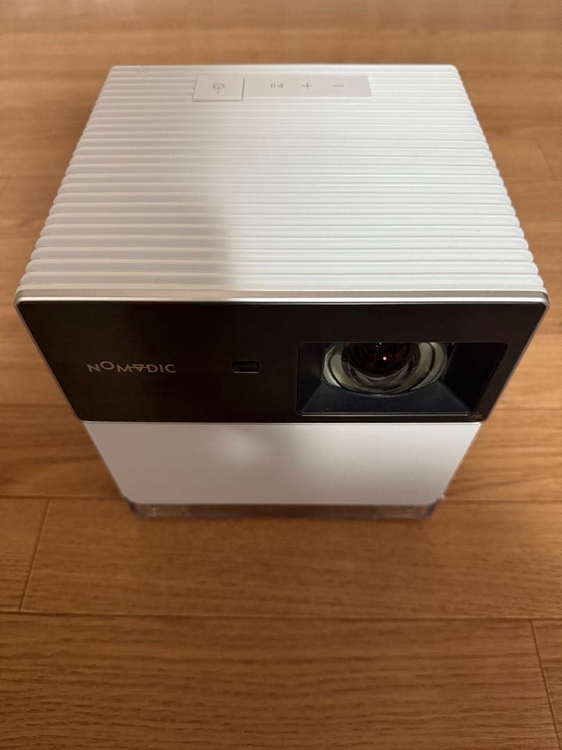 NOMADIC E1000 プロジェクター本体
